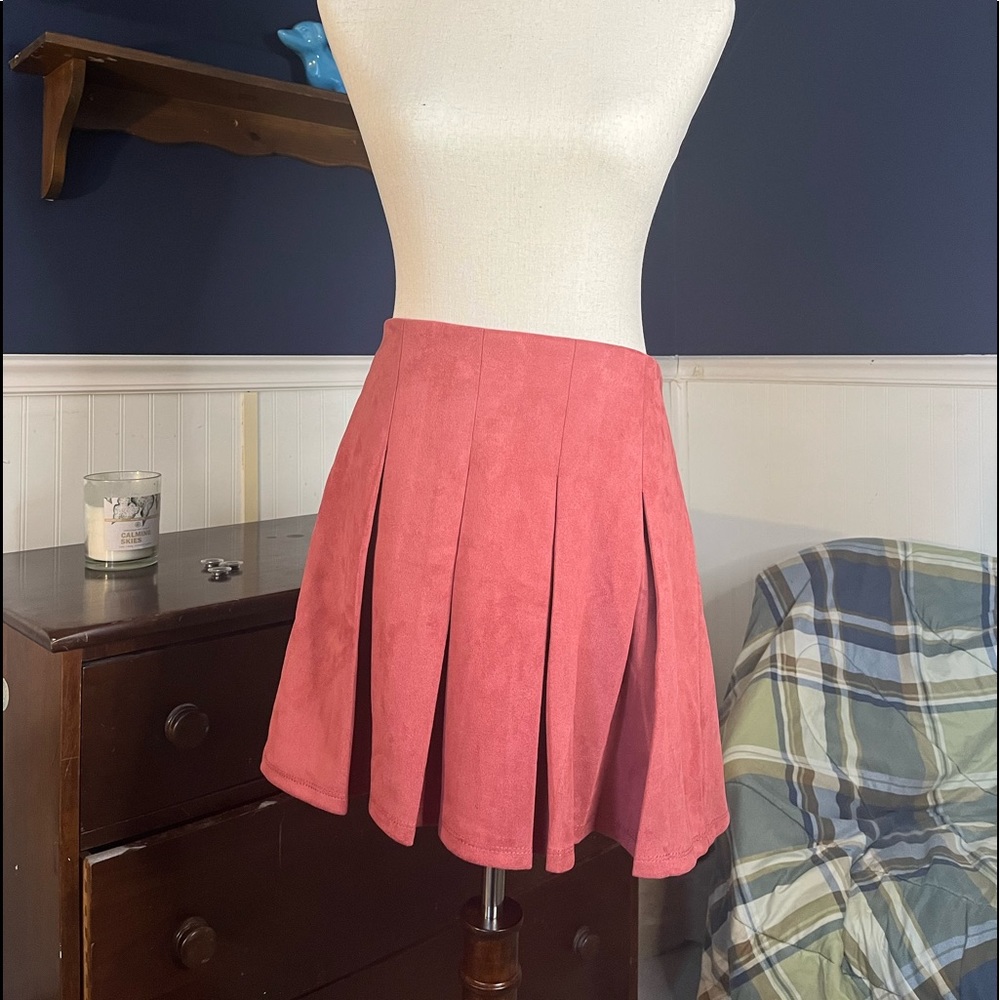 NWT SIZE XL SHINESTAR CORAL SKIRT! Beautiful, soft texture.